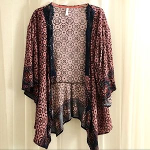 💰4/$25 Xhilaration Boho Kimono w Crochet Trim